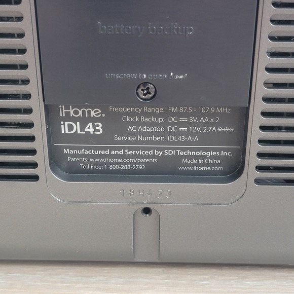 iHome iDL43 FM Clock Radio Dual Alarm Speaker Dock iPhone iPod No Cord Tested - Picture 2 of 6